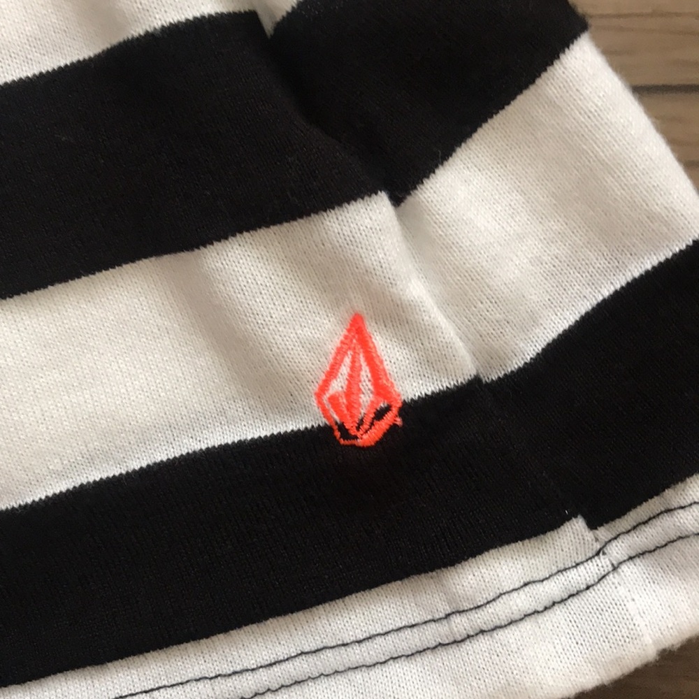Volcom Stone Tank - Picture 3 of 3